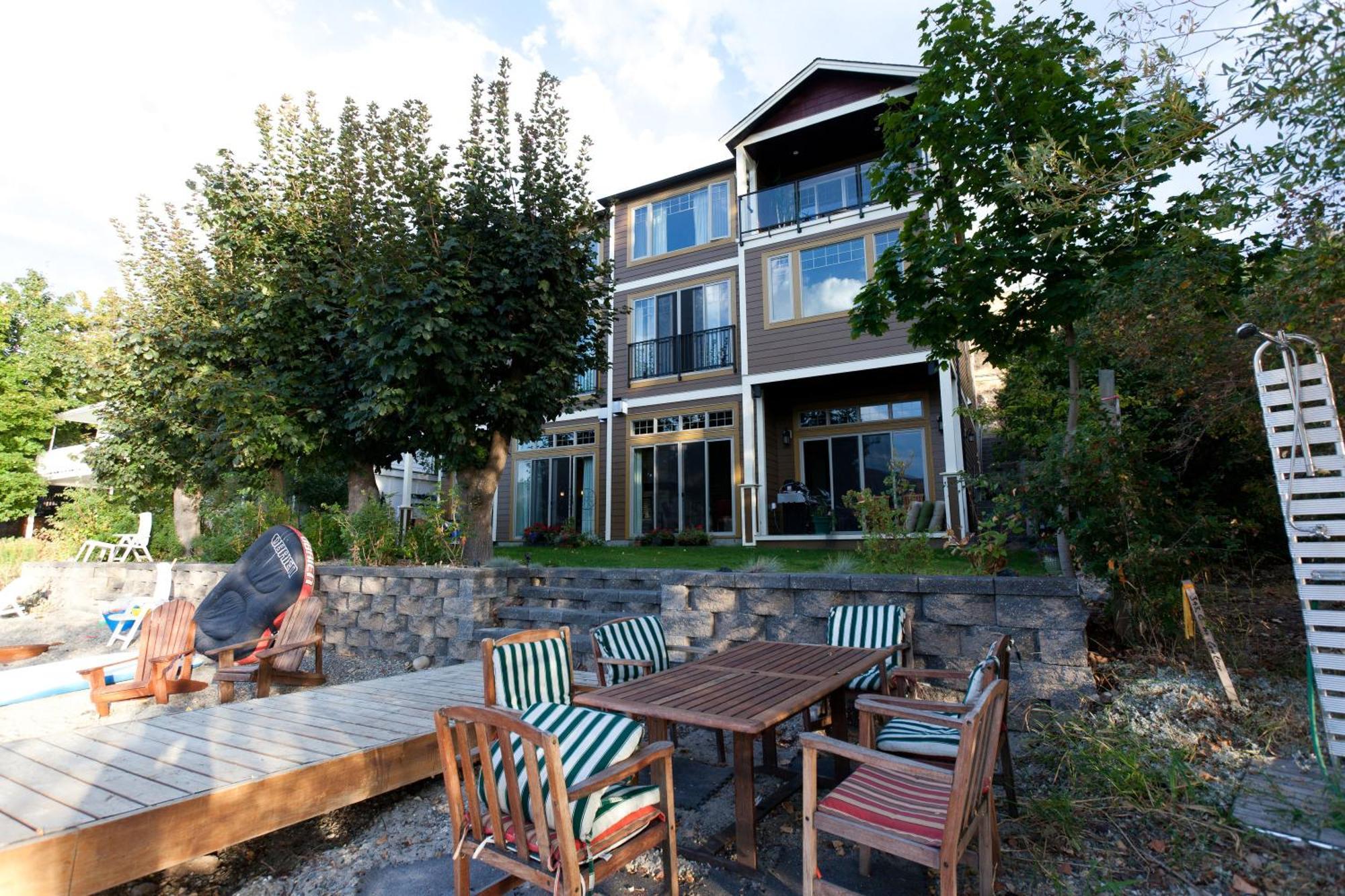 Okeefes Landing Bed & Breakfast Vernon Exterior photo